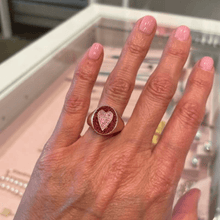 Load image into Gallery viewer, Heart Signet Ring