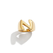 Load image into Gallery viewer, Splendente Letter Ring