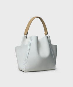 Shoulder Bag in Jasmin Grained Leather