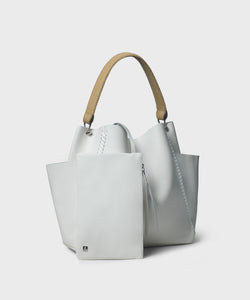 Shoulder Bag in Jasmin Grained Leather