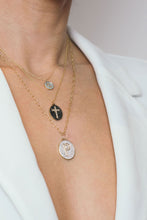Load image into Gallery viewer, Medium Oval Signet Necklace